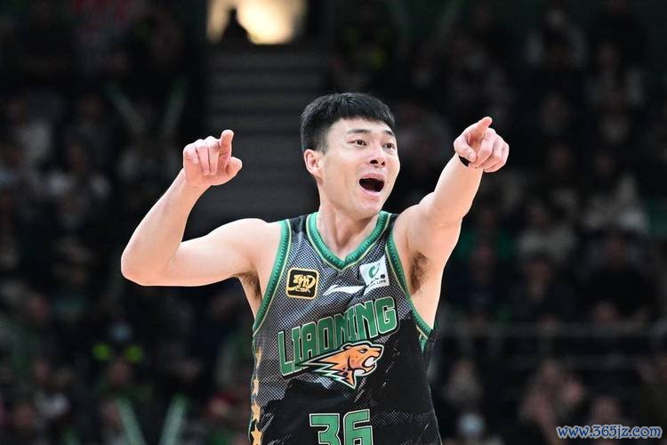 鄢手骐16+8+6难救主，辽宁惜败青岛，张陈治锋贡献15+10